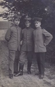 Groep van drie Duitse soldaten door Photographer German