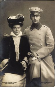 Prinses Cecilie met Prins Willem, Jas en Hoed door Photographer German