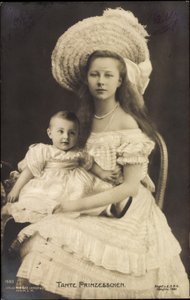 Koningin Viktoria Luise als tante prinsessen