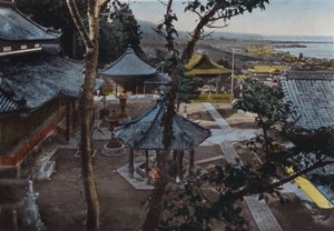 Japan, ca. 1912: Miidera, een van de 8 uitzichten van Ohmi, nabij Kyoto door Photographer Japanese