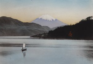 Japan, ca. 1912: Mount Fuji vanaf Hakone-meer door Photographer Japanese
