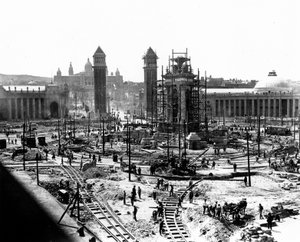 Bouw in Barcelona, c.1910 door Photographer Spanish