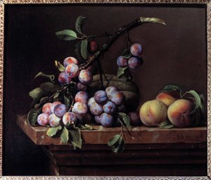 Pruimen, pompoen en perziken op een marmeren entablement