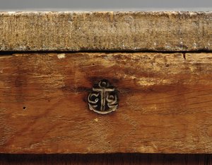 Detail van een Louis XV commode door Pierre Roussel