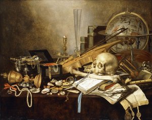 Een vanitas stilleven van muziekinstrumenten en manuscripten, een omgevallen vergulde beker, een juwelendoos, een kandelaar, een astrologische globe, een parelsnoer, juwelen, schelpen, een schedel en dijbeen en een zandloper op een gedrapeerde tafel, 1653 door Pieter Claesz
