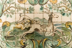 Majolica tegels die honden tonen die een hert achtervolgen, uit De Jachtkamer in Palacio da Praia, Belem, ca.1680 (keramiek) door Portuguese School