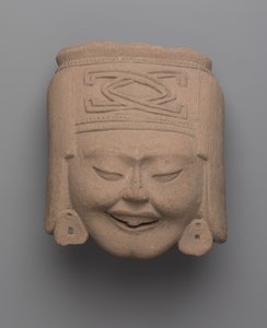 Hoofd van een lachende vrouw, Totonac