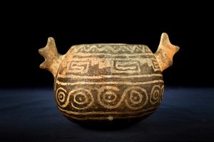 Bolvormige keramiek met zoömorfe decoratie / Precolumbiaanse kunst (terracotta)