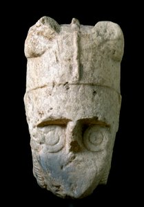 Hoofd van een boogschutter met een gehoornde helm (miles cornutus), uit Monte Prama (Cabras), bewaard in het Nationaal Archeologisch Museum van Cagliari door Prehistoric Prehistoric