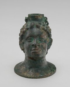 Container in de vorm van een Afrikaans hoofd door Probably Etruscan