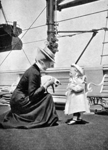 Prinses Victoria 1868-1935 met Prins Olav van Noorwegen 1903-1991, 1908