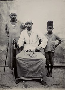 Man en twee jongens, Tanzania door R. V. Pereira