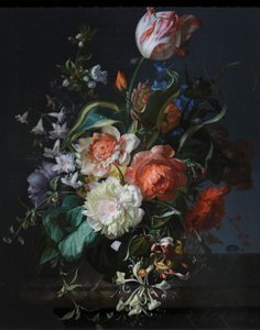 Bloemen in een glazen vaas met een tulp door Rachel Ruysch