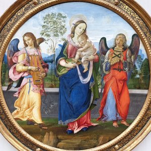 Duits: Maria mit dem Kind und musizierenden Engeln Madonna en kind met twee musicerende engelen