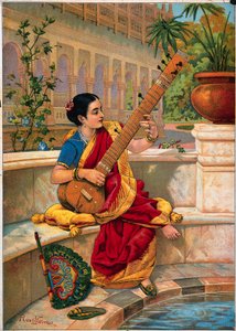 Een zittende Indiase vrouw speelt sitar naast een tuinvijver.