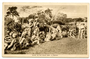 Sikhs van het Indiase leger in Frankrijk, 1914-15 (sepia foto) door Raphael Tuck and Sons
