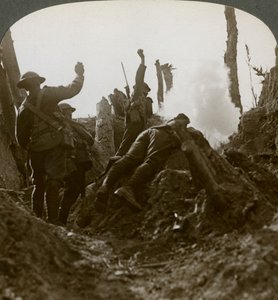 Noordelijke troepen bombarderen een Duitse machinegeweerpositie, Polygon Wood, 20e eeuw