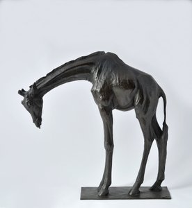 Grote Giraffe met Gebogen Hoofd, gemodelleerd 1909-10, gegoten voor 1913 door Rembrandt Bugatti