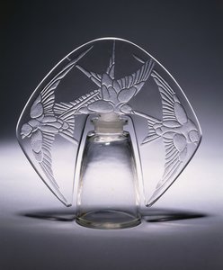 Bouchon Trois Hirondelles No. 496, ca. 1920 door Rene Jules Lalique
