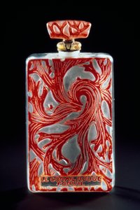 Glazen flacon voor het parfum Rood Koraal (Le Corail Rouge) door Forvil door Rene Jules Lalique