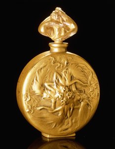 Rosace-figuren op een parfumfles door Rene Jules Lalique