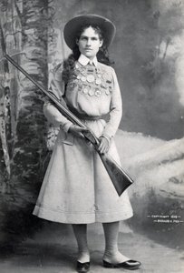 Annie Oakley, gepubliceerd ca. 1899 door Richard Kyle Fox