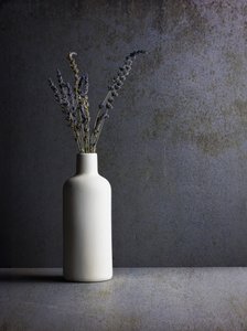 Minimalistisch lavendelstilleven