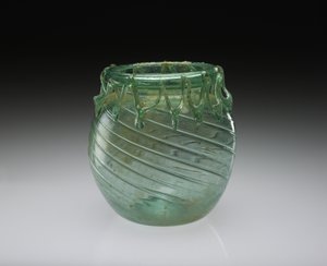 Geblazen glazen pot met functionele en decoratieve trailing, 301-400 na Christus