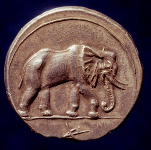 Carthaagse beschaving: medaille die een olifant voorstelt die de Carthaagse generaal Hannibal (247-183 v.Chr.) toestond de Alpen over te steken in 218 v.Chr. tijdens de Tweede Punische Oorlog. 3e eeuw v.Chr. Parijs, B.N. door Roman