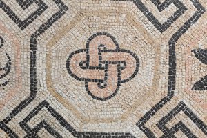 Geometrisch patroon van de Via san Rocchino domus, 2e eeuw na Christus (mozaïek) door Roman
