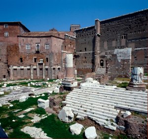 Keizerlijk Forum (forum van Augustus): uitzicht op de tempel van Avenger Mars (Marte Ultore). 2 v.Chr. Rome