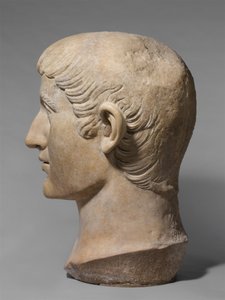 Marmeren portretkop van keizer Constantijn I, c.325-370 AD (marmer)
