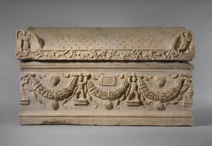 Marmeren sarcofaag met guirlandes, c.200-225 AD door Roman
