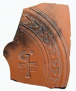 Aardewerkscherf met een combinatie van letters die een afkorting vormen voor de naam van Jezus Christus, Noord-Afrika, ca. 4e eeuw n.Chr. door Roman