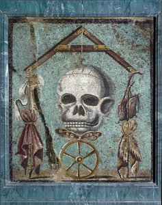 Romeinse kunst: Memento mori, symbolen van Leven en Dood. Mozaïek uit Pompeii. 2e stijl. Museo Archeologico Nazionale, Napels door Roman
