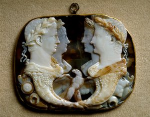 Romeinse kunst: Onyx camee (Gemma Claudia) met voorstellingen van keizerlijke paren Claudius en zijn vrouw Agrippina de Jongere en Germanicus door Roman