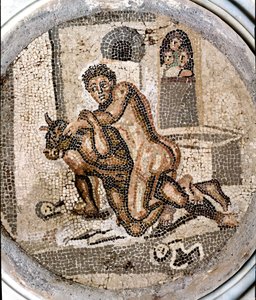 Romeinse kunst: Theseus vecht tegen de Minotaurus. Mozaïek van de vindplaats van Pompeii. 1e tot 3e eeuw n.Chr. Napels, Nationaal Archeologisch Museum
