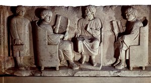 Romeinse beschaving. Reliëf dat een schoolsituatie uitbeeldt. Trier, vroeger bekend als Treves, een stad in Duitsland aan de oevers van de Moezel, veroverd door de Romeinen in de laatste 1e eeuw v.Chr. en hernoemd naar Trevorum door Roman