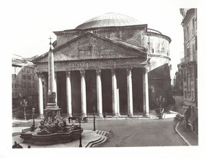 Uitzicht op het Pantheon en de Egyptische obelisk op Piazza della Rotunda