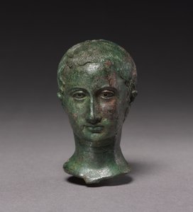 Portret van een jong meisje, ca. 25-30 door Roman Imperial Period