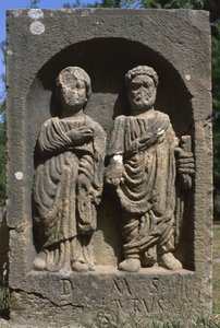 Stèle met twee menselijke figuren, Hoge Keizerlijke Periode (27 v.Chr.-395 n.Chr.)