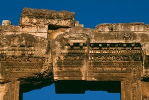 Tempel van Bacchus, detail van de deur latei, Hoge Keizerlijke Periode 27 v.Chr.-395 n.Chr. door Roman Imperial Period