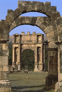 Triomfboog gebouwd ter ere van Keizer Caracalla, Hoge Keizerlijke Periode (27 v.Chr.-395 n.Chr.) door Roman Imperial Period