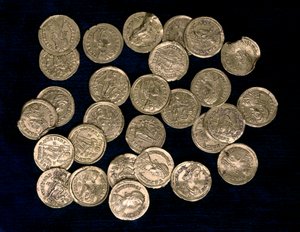 28 munten uit de periode van de West-Romeinse keizer Flavius Honorius en de Oost-Romeinse keizer Flavius Arcadius, 4e en 5e eeuw door Roman Roman