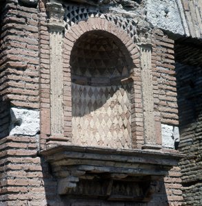 Casa del Laraire (Lararium) in Ostia, nabij Rome door Roman Roman
