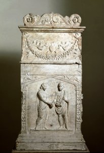 Romeinse kunst: grafaltaar dat de scène van een huwelijk decoreert (Junctio dextrarum)