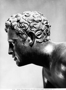 Het vergulde bronzen gezicht van de Discobolus