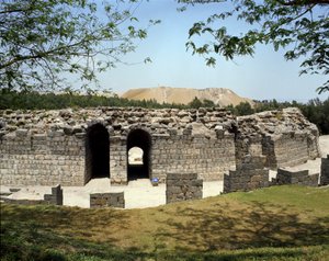 Zicht op het Romeinse theater van Scythopolis, 2e eeuw v.Chr.-4e eeuw n.Chr. door Roman Roman