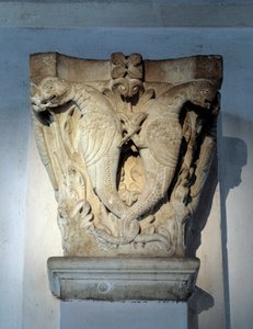 Monsters, Kapiteel van het koor (beeldhouwwerk) door Romanesque