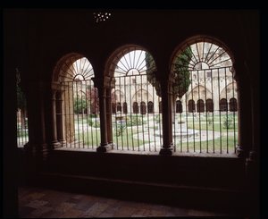Uitzicht op de klooster van de Kathedraal Sainte Thecle in Tarragona door Romanesque